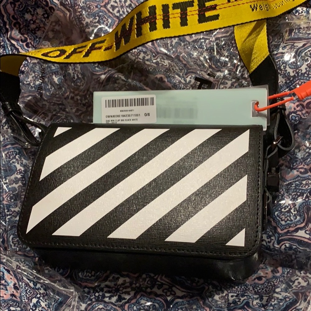 brand new off white bag.. never worn !!
